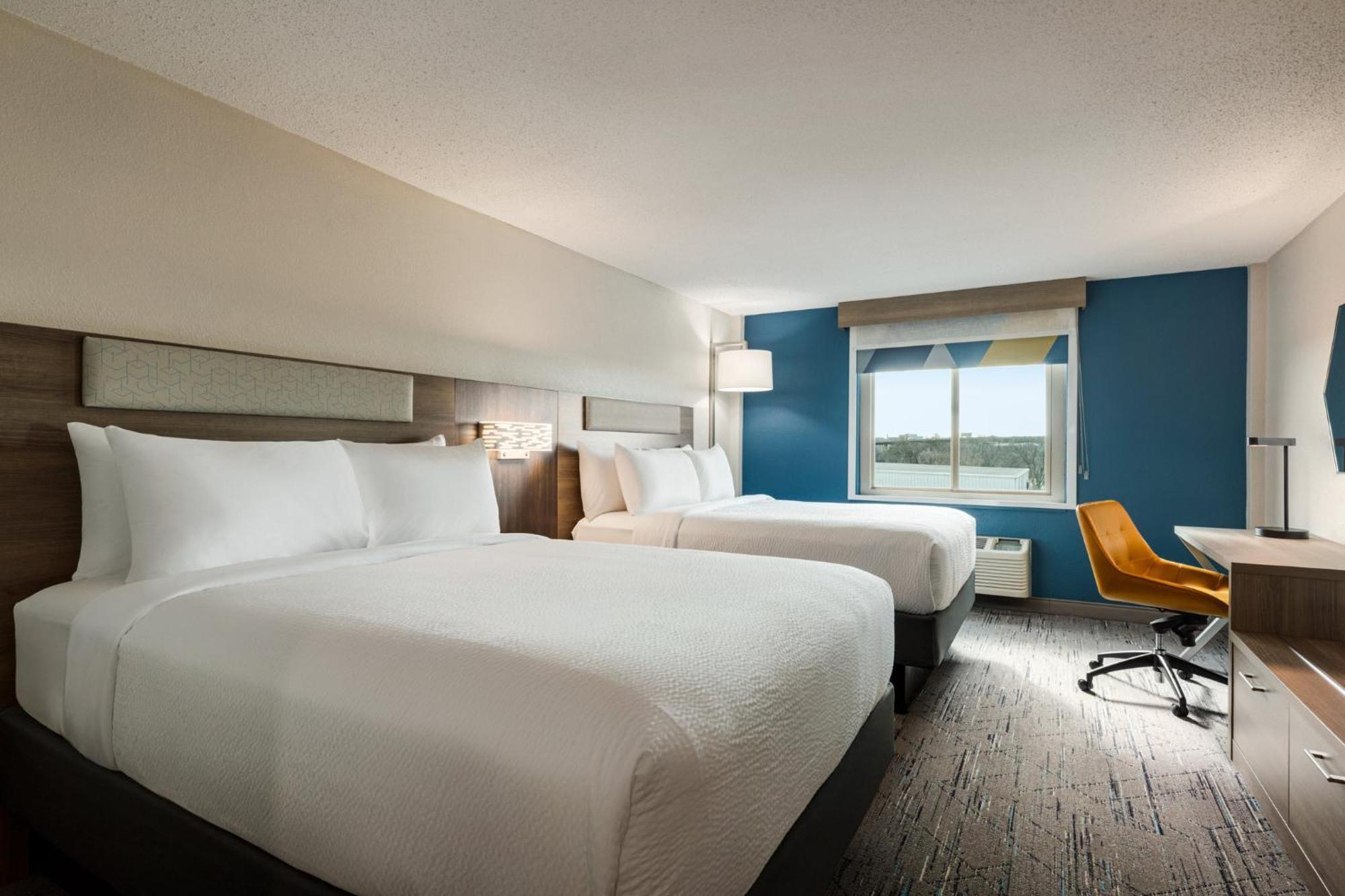 Holiday Inn Express Baltimore At The Stadiums By Ihg Exterior photo
