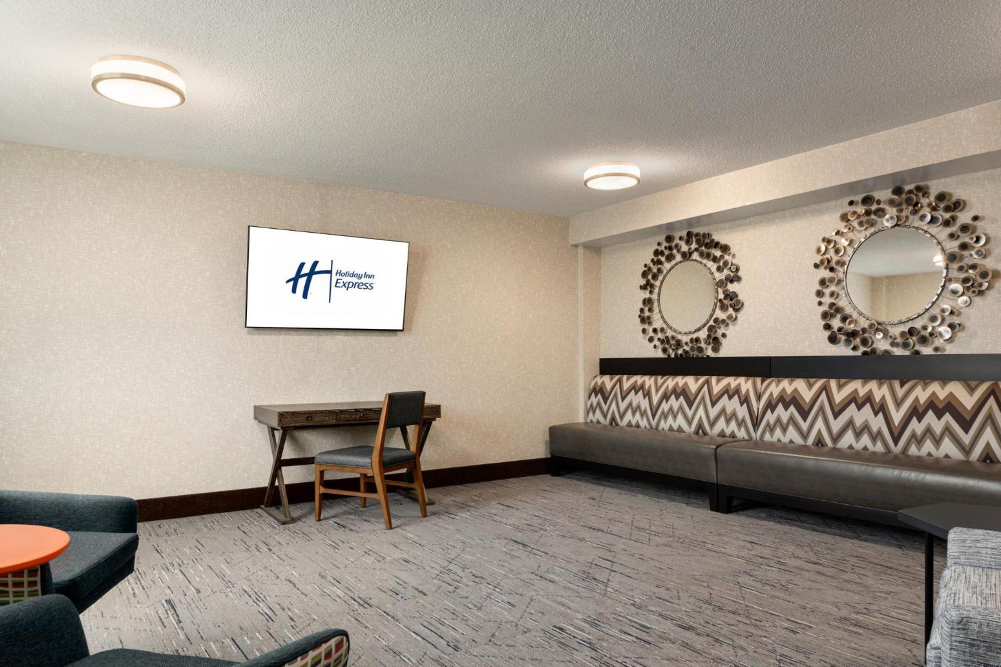 Holiday Inn Express Baltimore At The Stadiums By Ihg Exterior photo