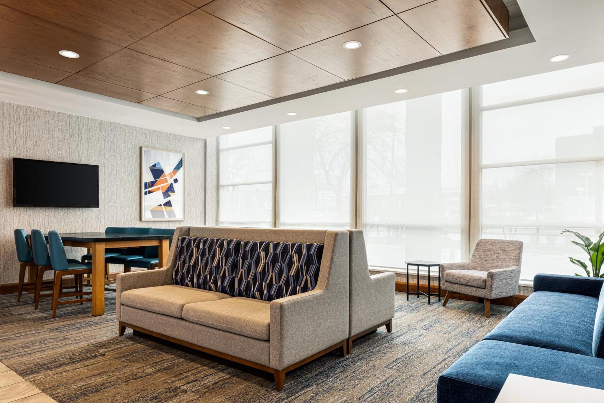Holiday Inn Express Baltimore At The Stadiums By Ihg Exterior photo