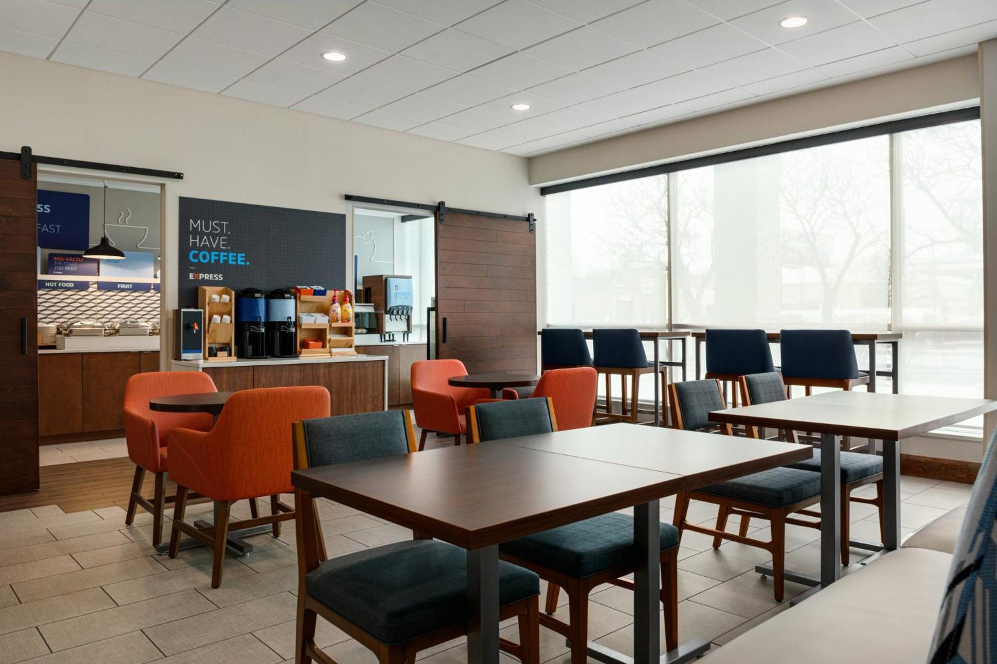 Holiday Inn Express Baltimore At The Stadiums By Ihg Exterior photo